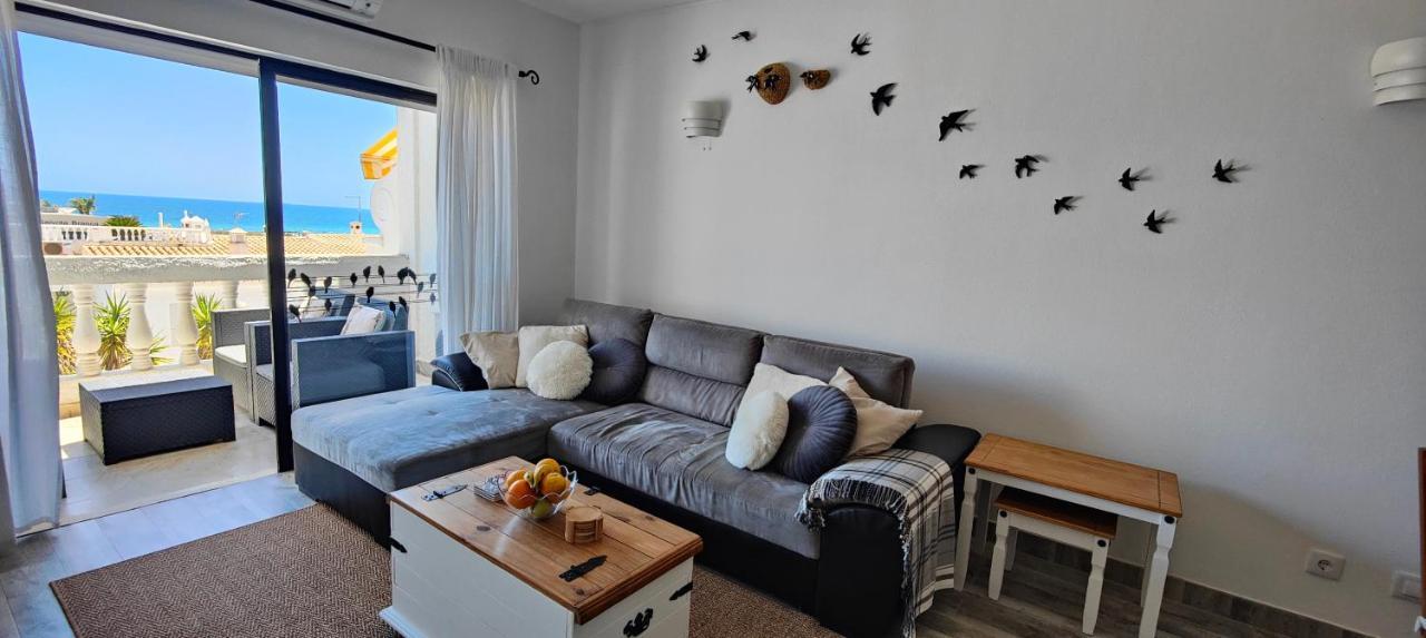 The Swallow'S Rest Beach House - Meia Praia Lagos Eksteriør bilde
