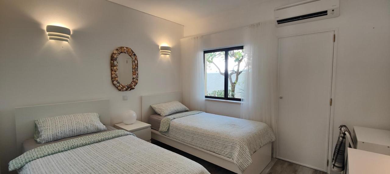 The Swallow'S Rest Beach House - Meia Praia Lagos Eksteriør bilde
